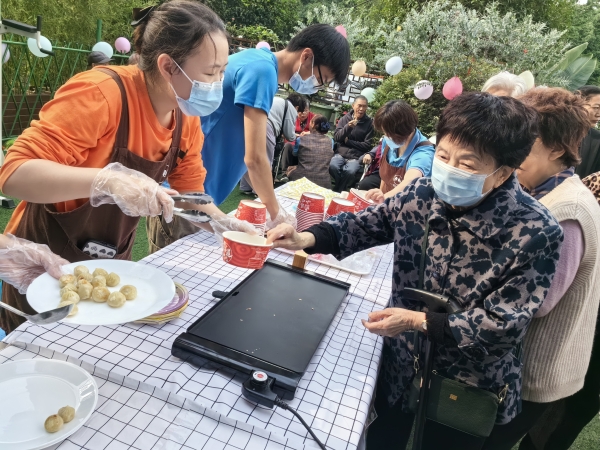 美食节拇指生煎包