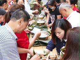 参加一暄康养端午节包粽子活动有感