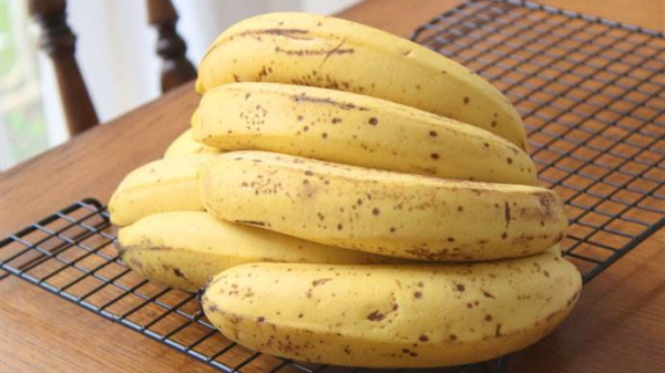 成都服务好的养老院一暄康养分享对便秘有帮助的食物（二）-有黑斑的香蕉