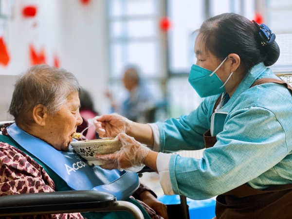 成都养老院教你预防噎食